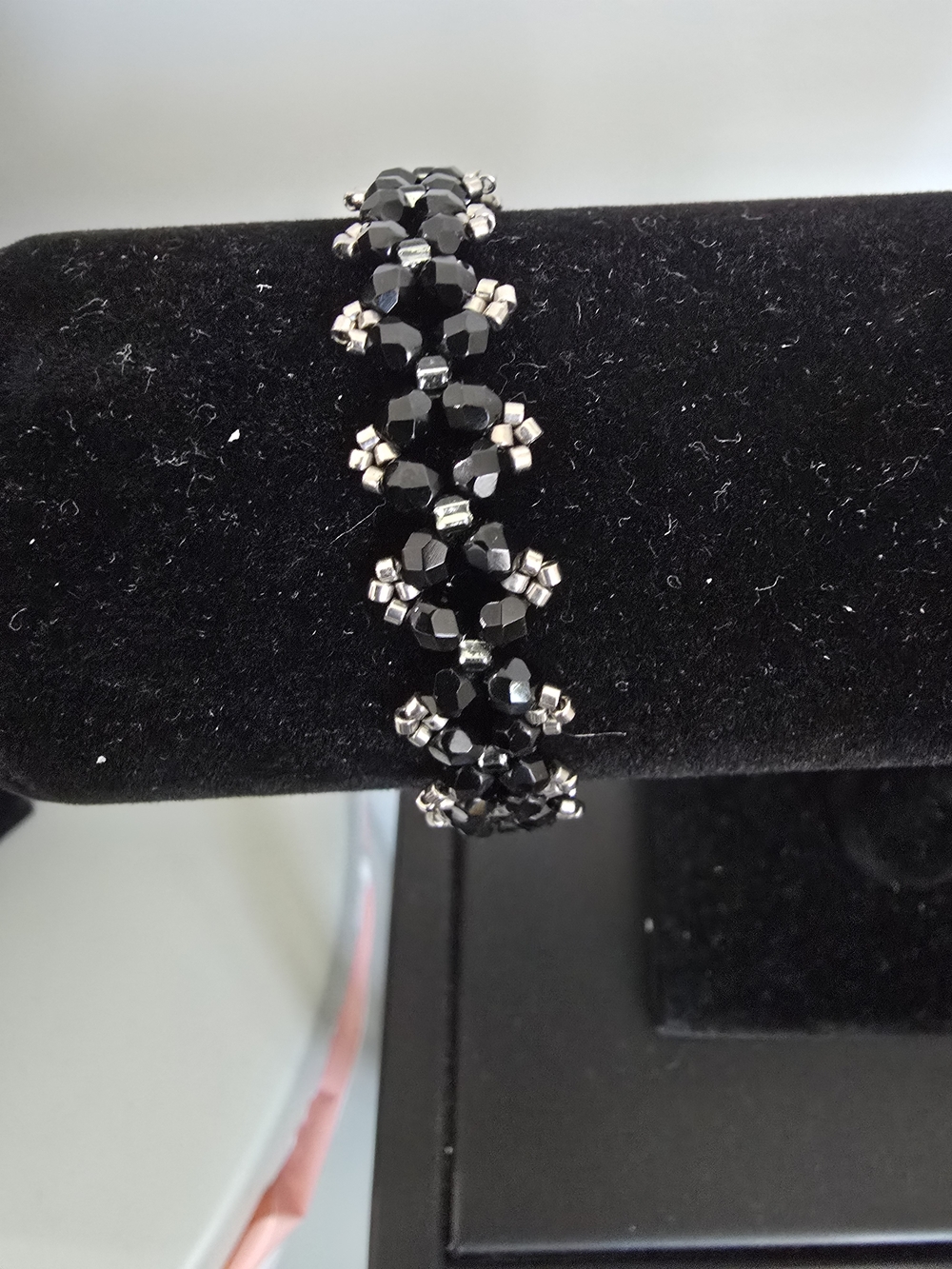 Black Beaded Floral Bracelet - Elegant Women's Jewelry